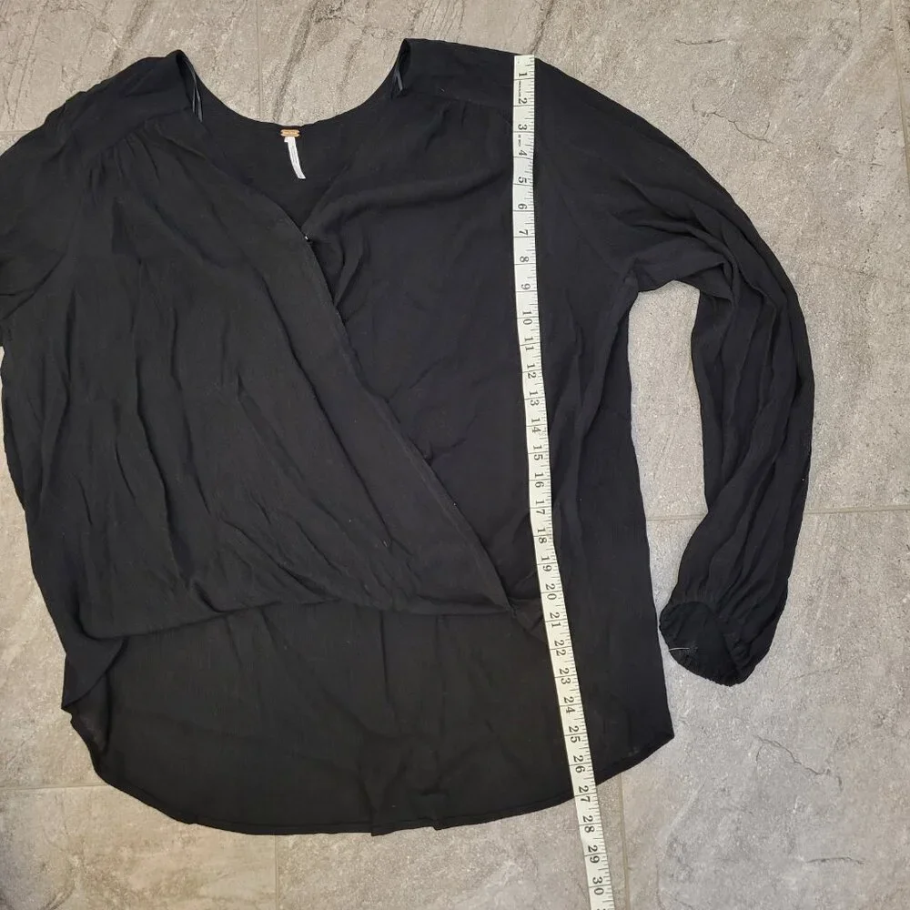Free People Top Women's Large Black Crinkle Puff Sleeve Crossover Wrap Blouse